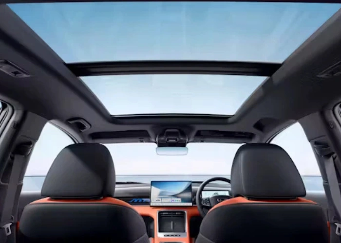 Panoramic Sunroof — Geely Coolray